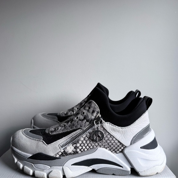 Snake Print Chunky Sneakers Browns Boutique Women Size 5 - Picture 2 of 5